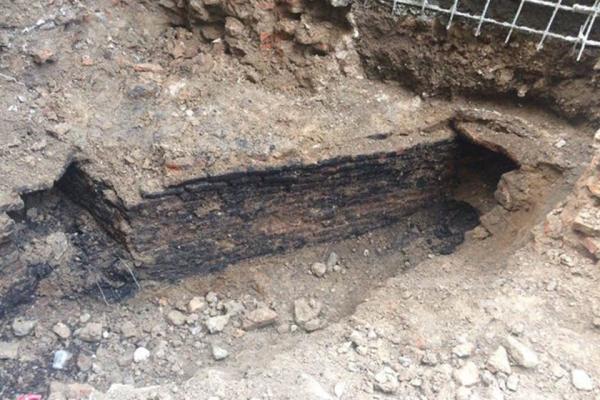 سازه ای تاریخی در هنگام حفاری فاضلاب در اطراف کاخ گلستان کشف شد