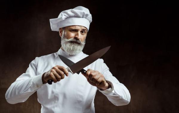 10 روش خانگی آسان برای تیز کردن چاقو 10 روش خانگی آسان برای تیز کردن چاقو